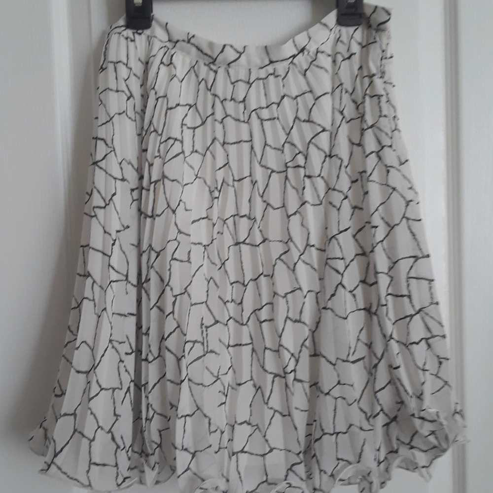 alberto Makali New York Paris Milano Pleated Skirt Size 6 - Picture 3 of 6
